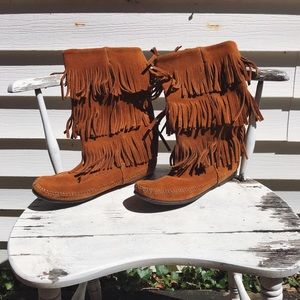 High rise Minnetonka tier fringe brown boots